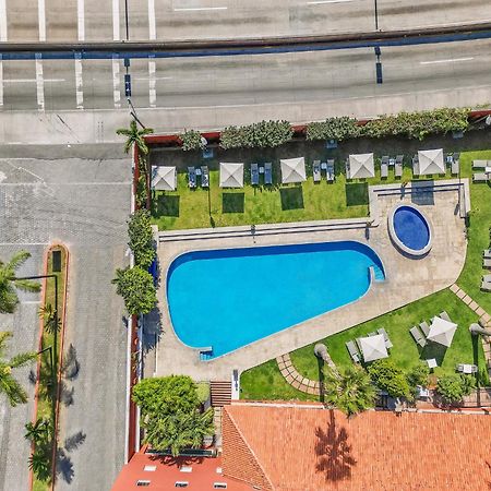 Fiesta Inn Куэрнавака Экстерьер фото