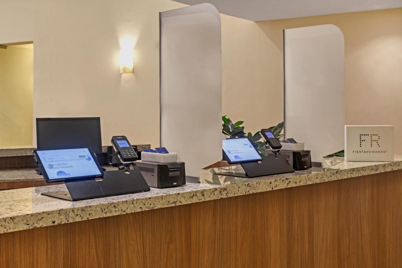 Fiesta Inn Куэрнавака Экстерьер фото