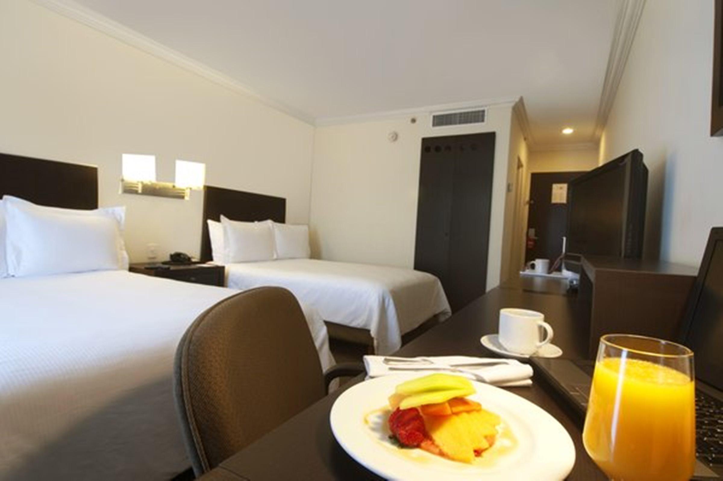 Fiesta Inn Куэрнавака Экстерьер фото
