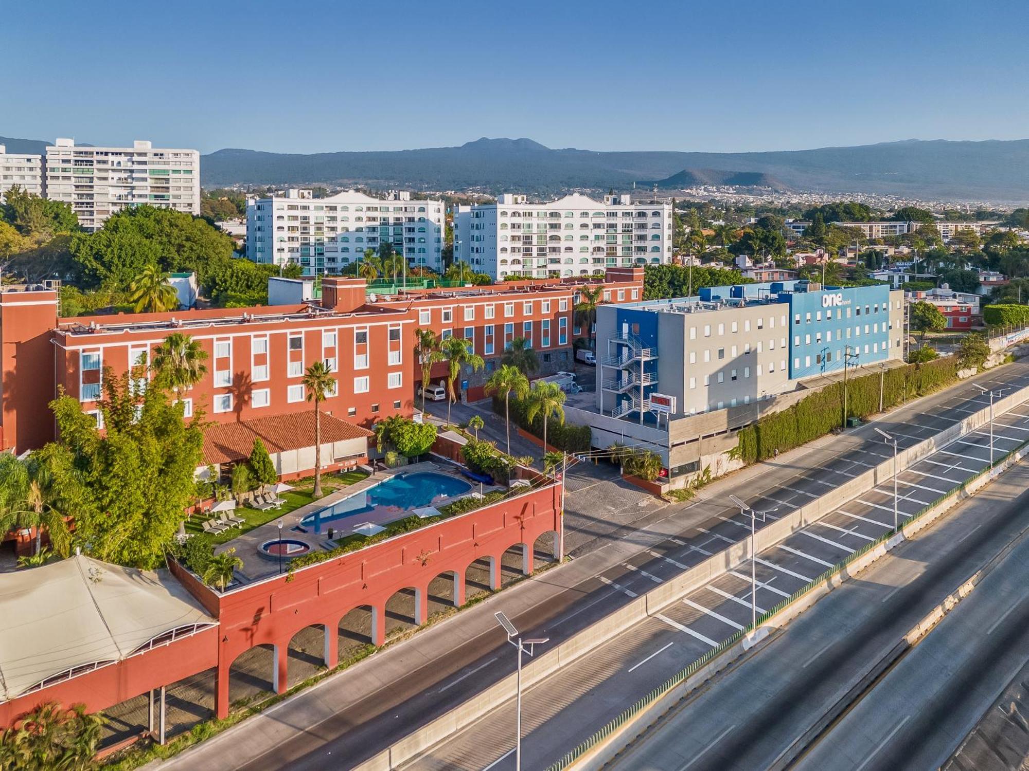 Fiesta Inn Куэрнавака Экстерьер фото
